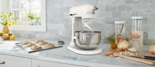 Batidora de Pedestal KitchenAid de 5.5 Cuartos con Tazón Elevable (KSM55)