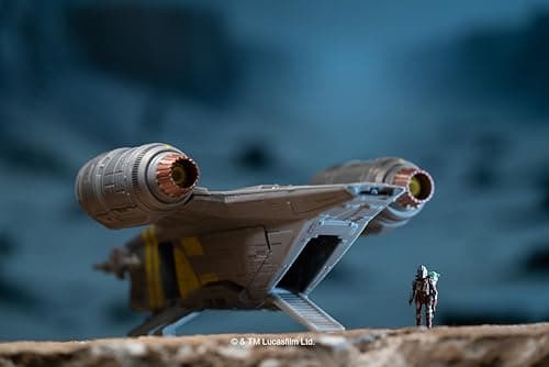 Star Wars™ Micro Galaxy Squadron Razor Crest - 7-inch Vehicle with 1-Inch Micro Figure Accessory thumbnail 2
