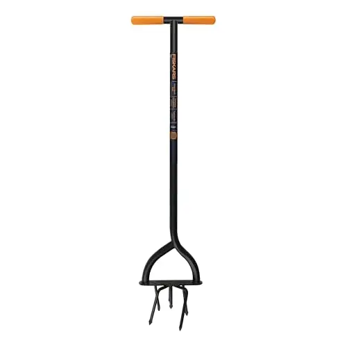 Cultivador Manual Fiskars de Acero de 40" con Mango Largo