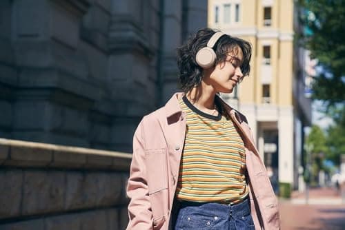 Sony WH-CH520 Wireless On-Ear Bluetooth Headphones with Mic, Cappuccino