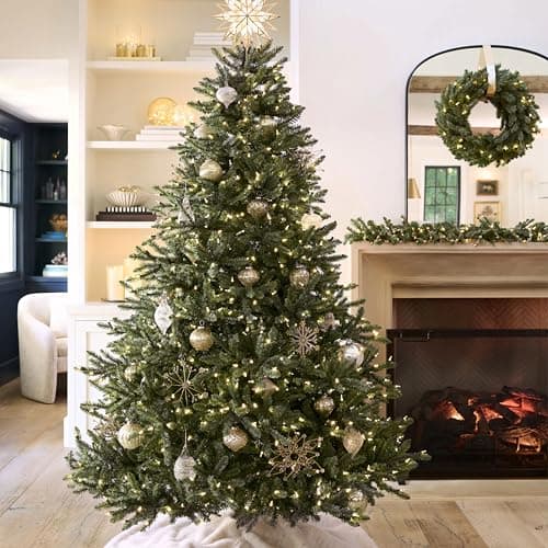 Árbol de Navidad Artificial Balsam Hill Abeto Azul Clásico 7.5 pies sin Luces, con +2,960 Puntas, Base Premium y Armado Fácil
