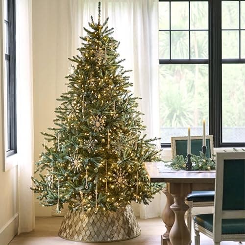 Árbol de Navidad Artificial Balsam Hill Abeto Azul Clásico 7.5 pies sin Luces, con +2,960 Puntas, Base Premium y Armado Fácil